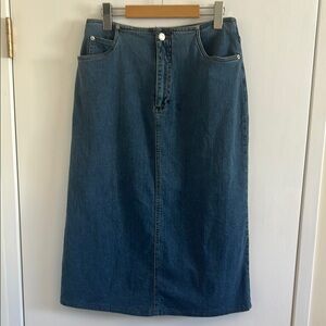Cleo VGUC longer Classic Blue Denim Skirt, front pockets